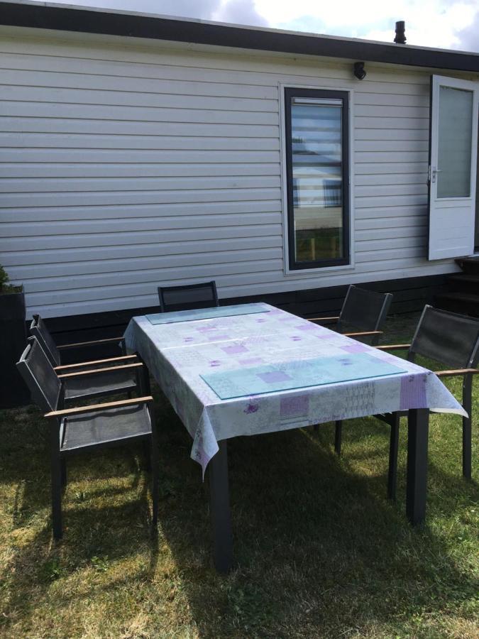 Ruime Chalet Midden In De Natuur In Lith Exterior photo
